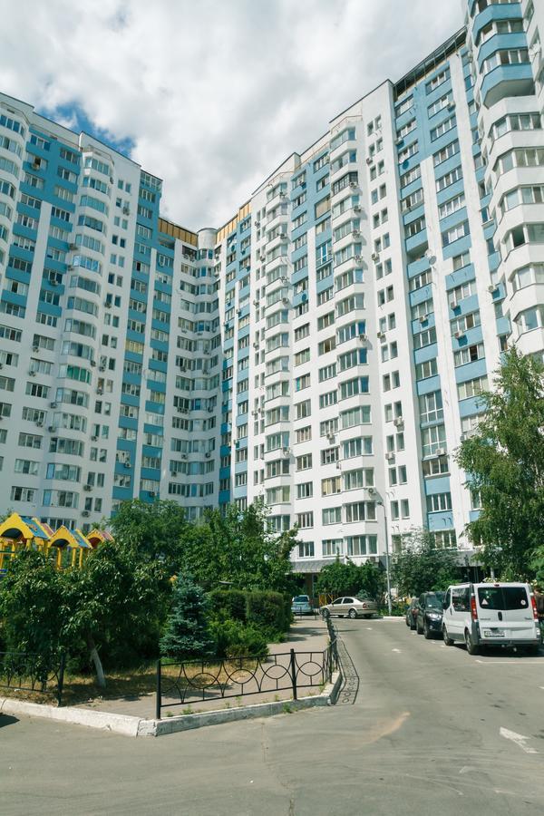 Apartment Poznyaky-Bazhana Киев Экстерьер фото