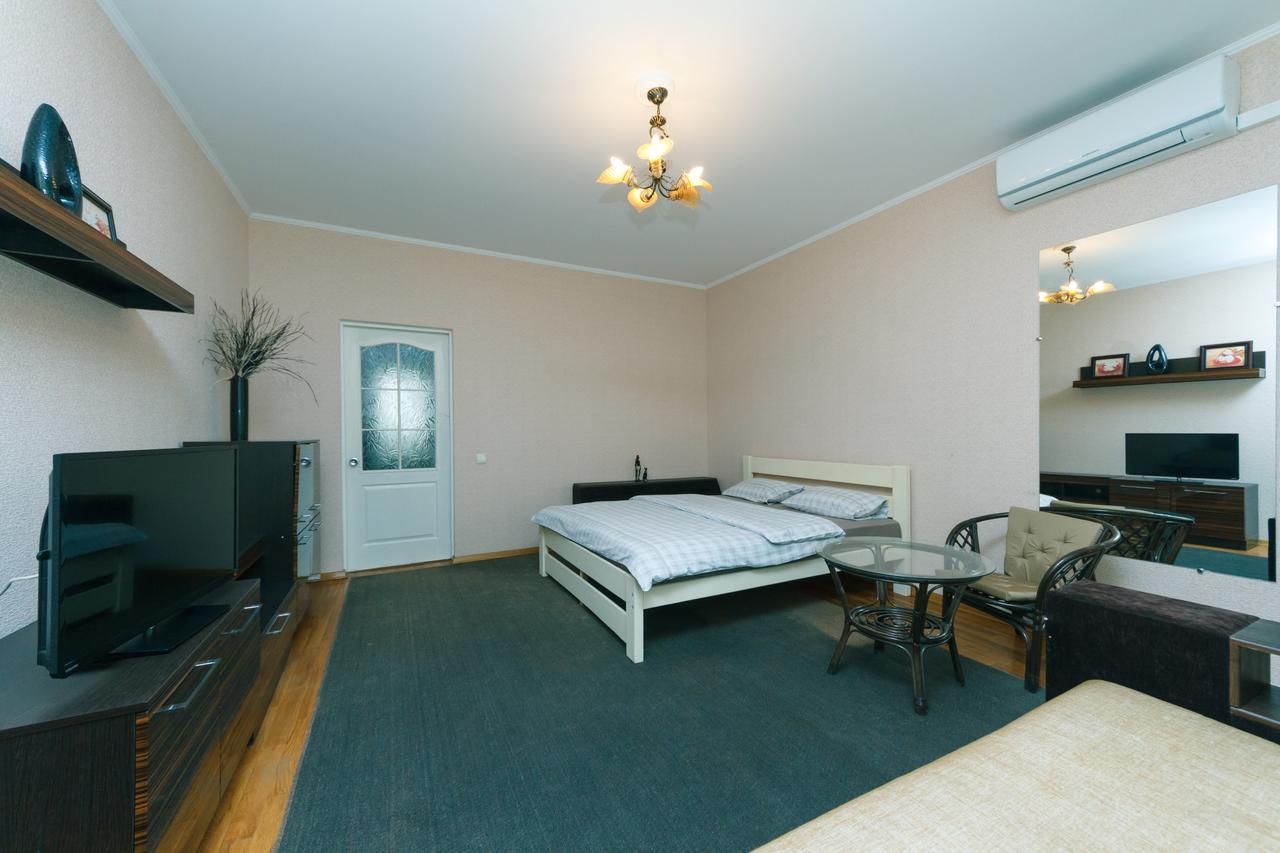 Apartment Poznyaky-Bazhana Киев Экстерьер фото